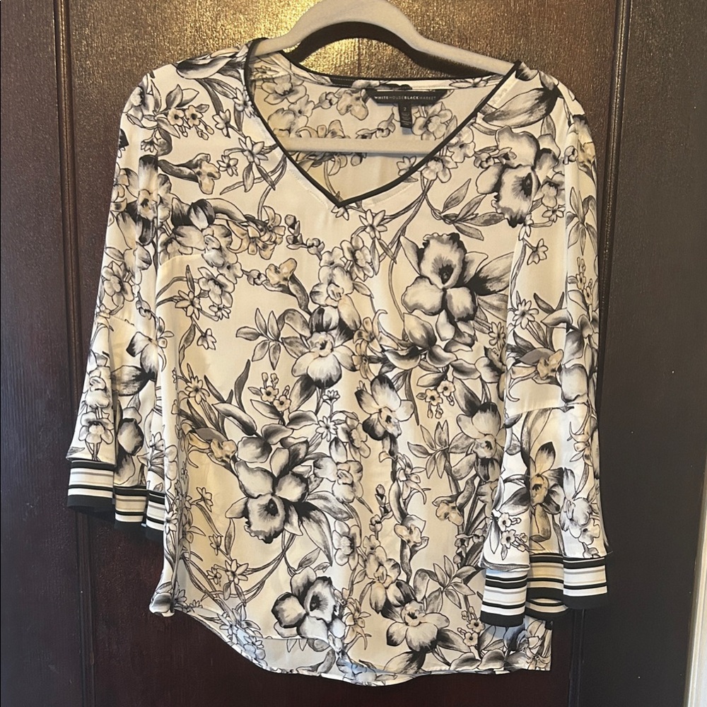 White House Black Market Floral Blouse in Black and Cream VGUC